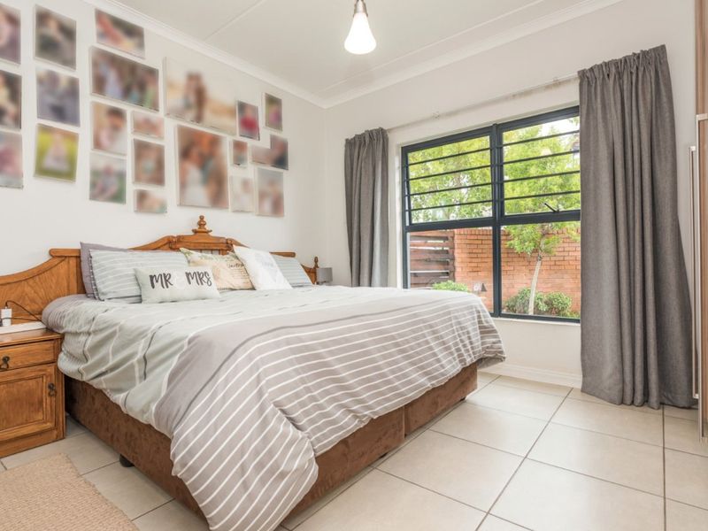 Luxurious Linbro Park flat with lush gardens - Photo 5