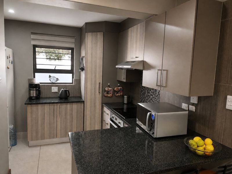 Modern Living in a Secure Estate – Comfort, Style & Convenience - Photo 4