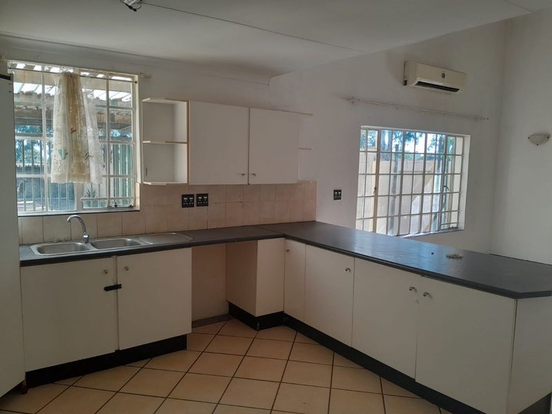 LOVELY 2-BEDROOM HOUSE TO RENT ON A PLOT  Looking for a peaceful, secure place to call home? This charming unit is perfect for you!  Property Features:  *2 Spacious bedrooms *1 Bathroom *Comfortable lounge *Fully functional kitchen *Covered parking *Own private entrance  Pet-friendly (by arrangement) Safe & secure environment Enjoy the calm of plot living while still being close to essential amenities. Perfect for small families, couples, or working professionals! Don’t miss out - Photo 2