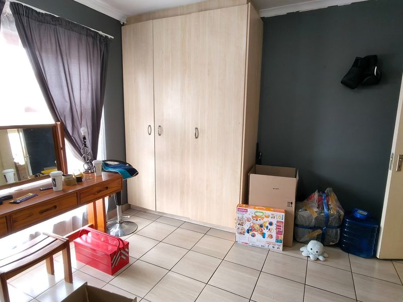 Bright Sugar Bush Flat with Balcony and Braai - Photo 8