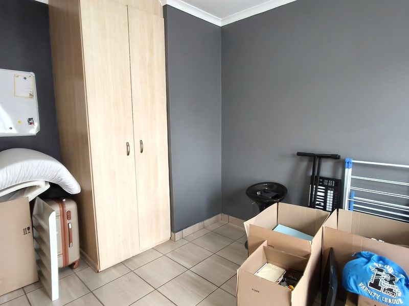 Bright Sugar Bush Flat with Balcony and Braai - Photo 7