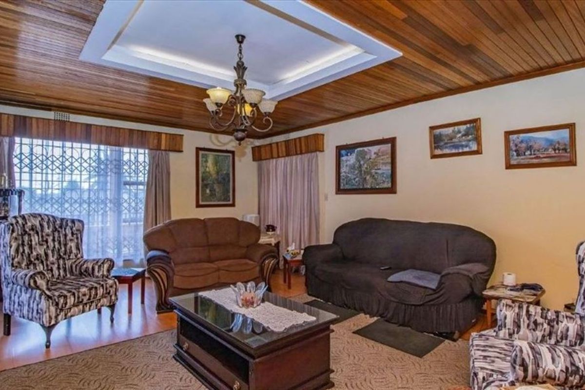 Spacious Family Home with Granny Flat and Excellent Features - Photo 2