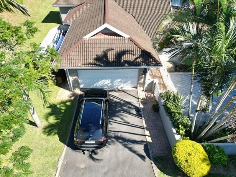 Pet-Friendly Townhouse in Sought-After Somerset Estate - Shelly Beach - Photo 1
