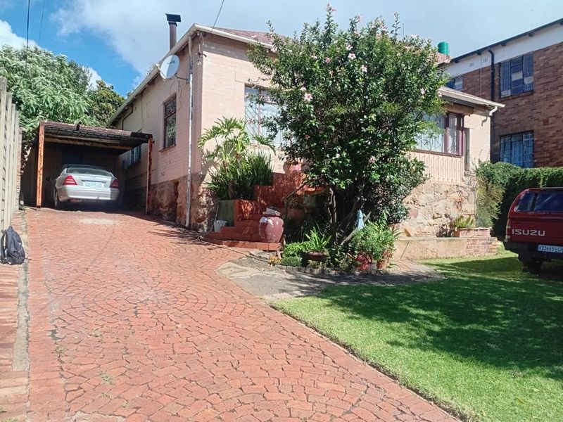 Charming  Well maintained 2 Bedroom Home on a 495m2  with  spacious yard  & Income  Potential - Bellevue East Agent Sale! - Photo 4