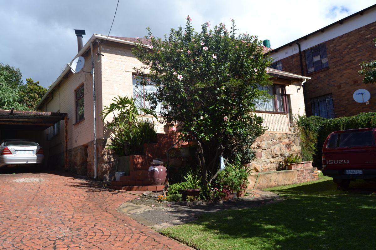 Charming  Well maintained 2 Bedroom Home on a 495m2  with  spacious yard  & Income  Potential - Bellevue East Agent Sale! - Photo 2