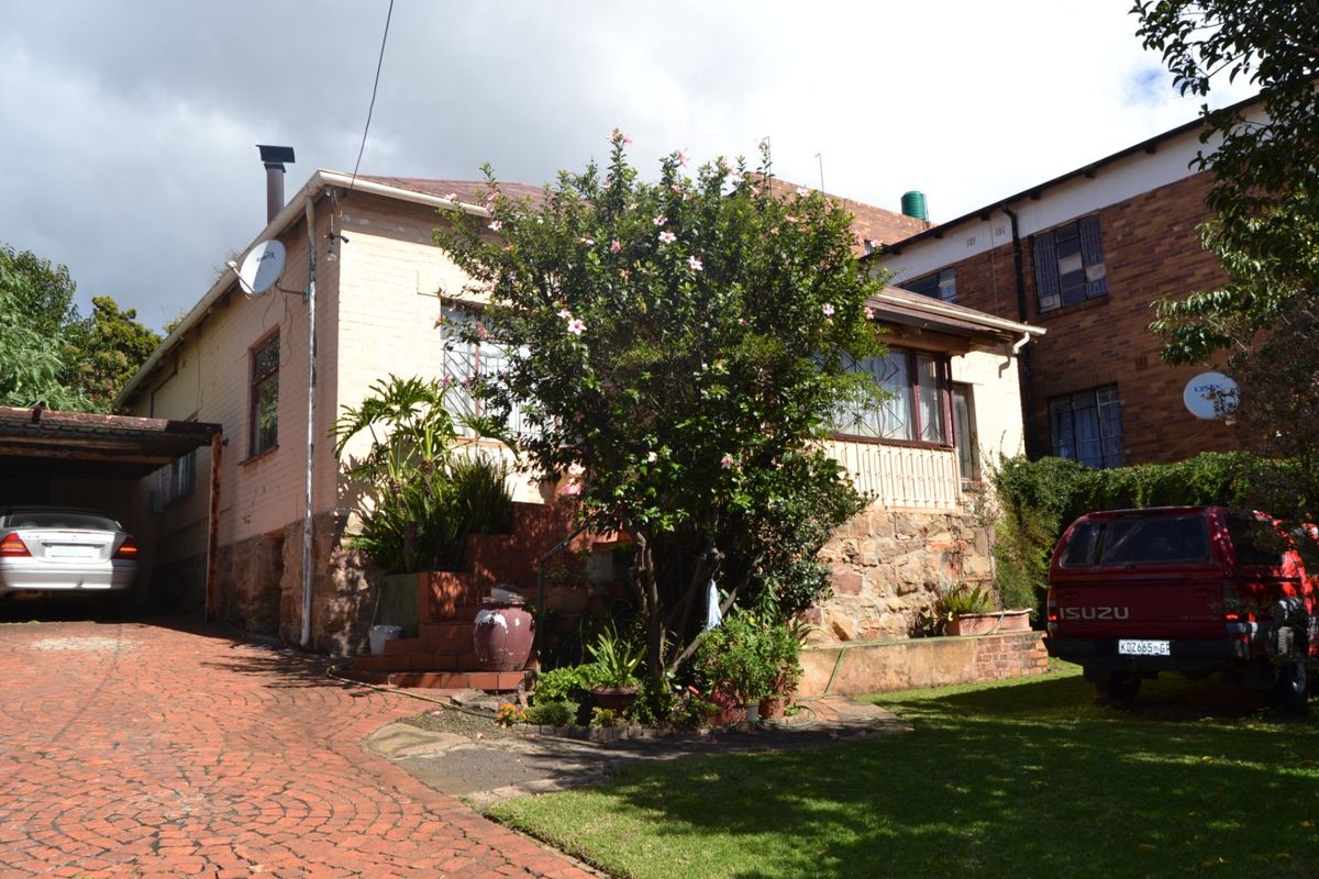 Charming  Well maintained 2 Bedroom Home on a 495m2  with  spacious yard  & Income  Potential - Bellevue East Agent Sale! - Photo 5
