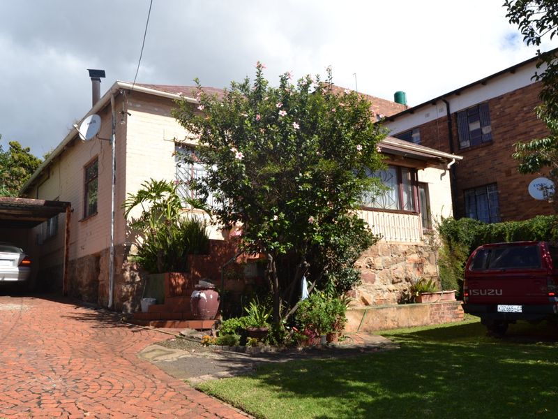 Charming  Well maintained 2 Bedroom Home on a 495m2  with  spacious yard  & Income  Potential - Bellevue East Agent Sale! - Photo 5