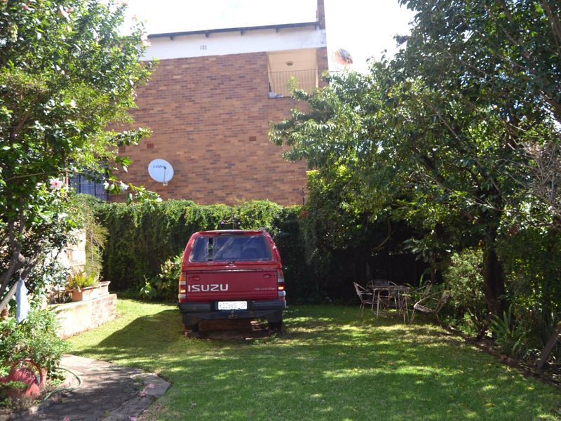 Charming  Well maintained 2 Bedroom Home on a 495m2  with  spacious yard  & Income  Potential - Bellevue East Agent Sale! - Photo 3