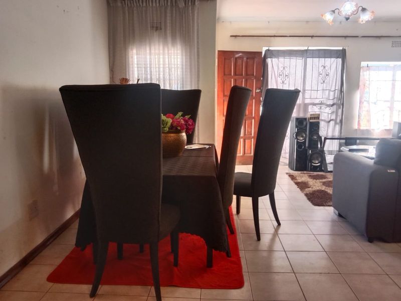 3 Bedroom House to Rent Lenasia South  - Photo 4