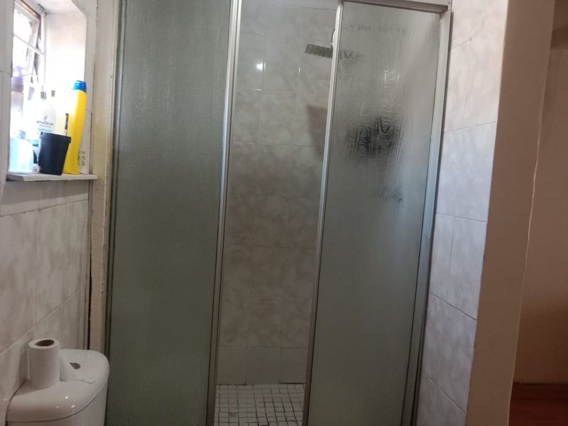 3 Bedroom House to Rent Lenasia South  - Photo 9