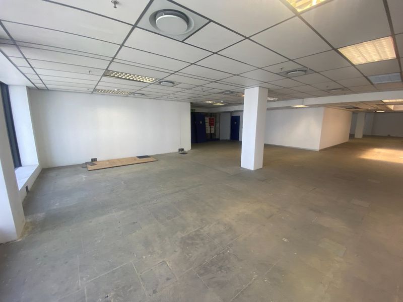 4800m2 Prime Commercial space for Sale  - Photo 3