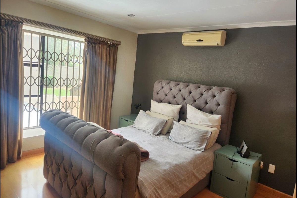 4 Bedroom House for Sale in Strubensvallei - Photo 5