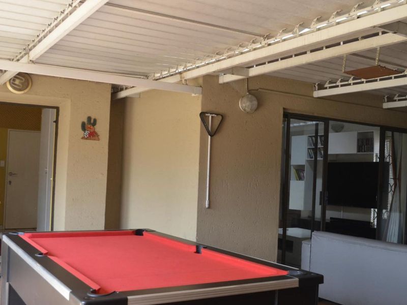 4 Bedroom House for Sale in Strubensvallei - Photo 8