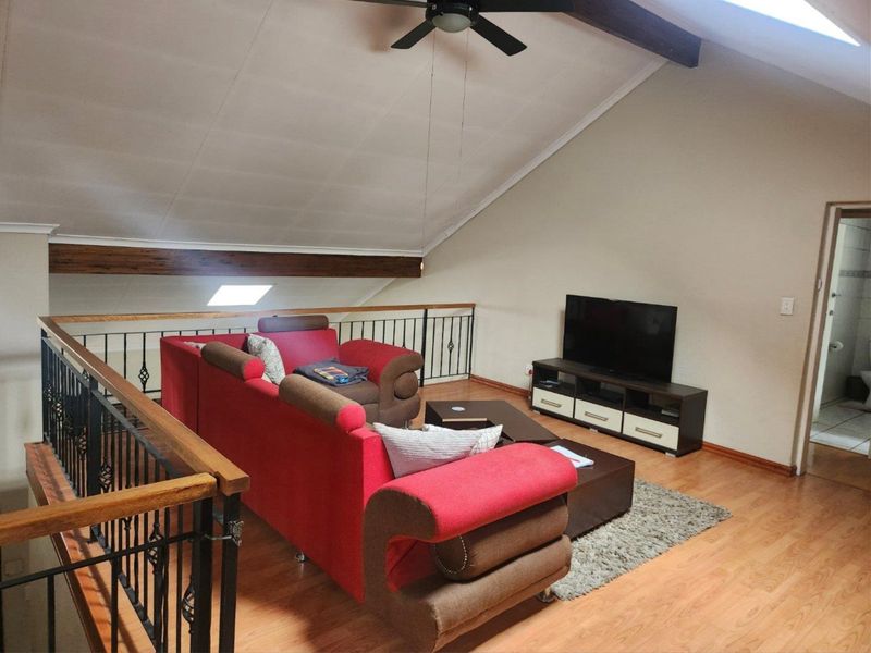 4 Bedroom House for Sale in Strubensvallei - Photo 6
