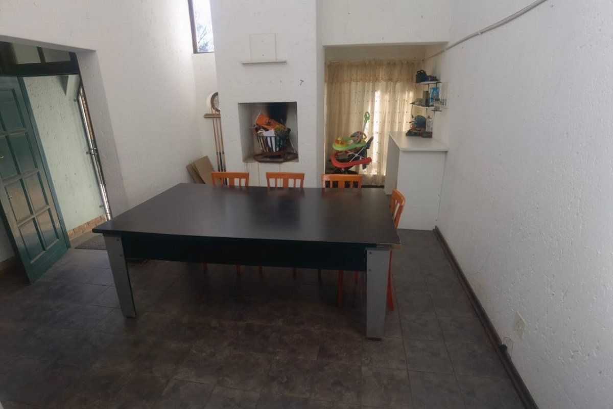 3-Bedroom family home with Cottage, Garage and Swimming pool in Boksburg - Photo 5