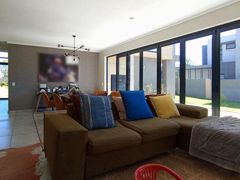 3 Bedroom HouseMidstream Estate - Photo 6