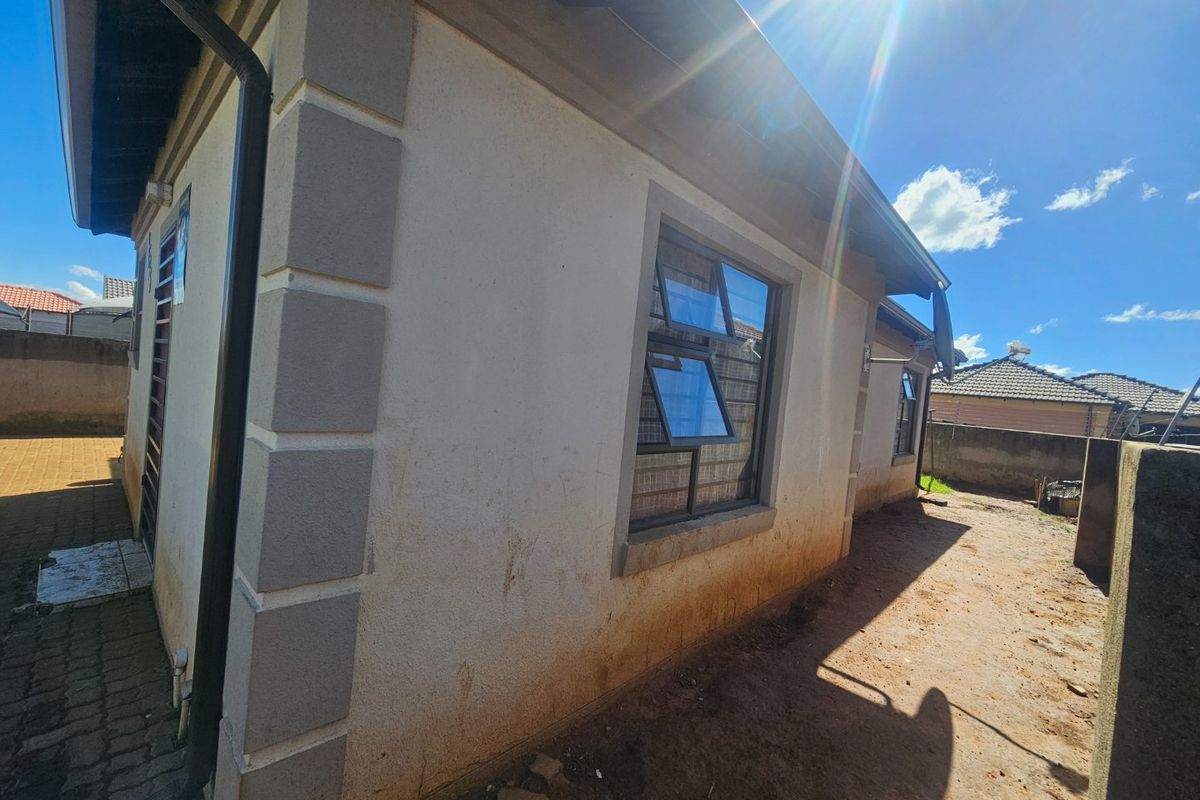 Family home in Alliance with fibre and security - Photo 4