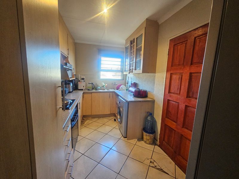 Family home in Alliance with fibre and security - Photo 6