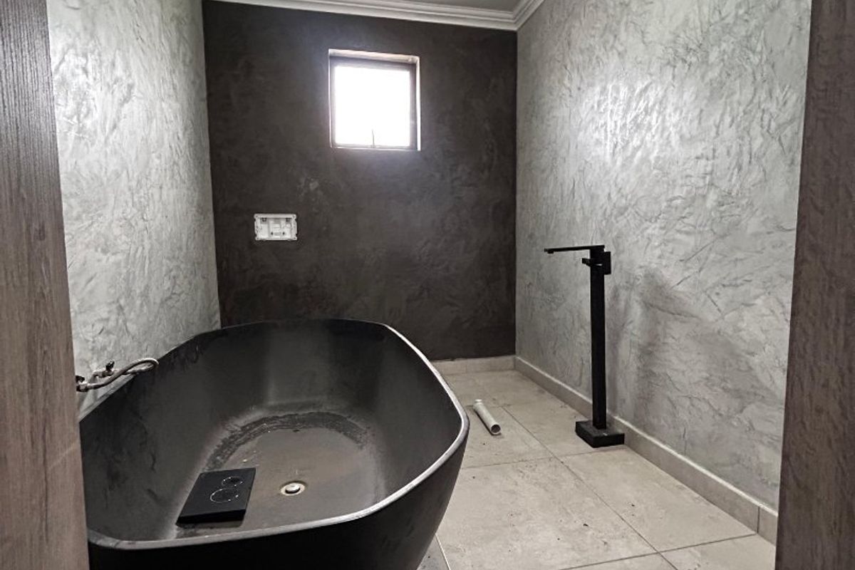 Renovated  2 bedroom family home in Bloemside with secure yard.  A must See !!! - Photo 3