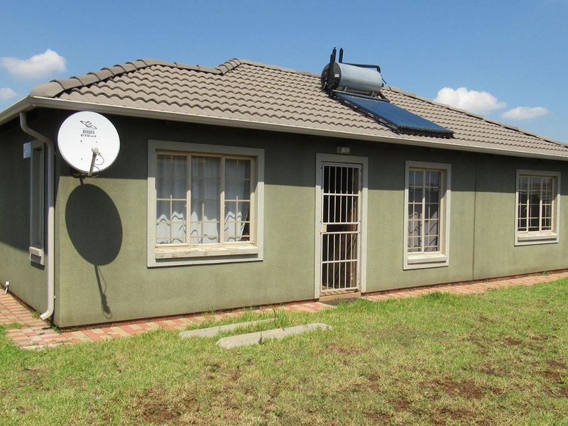 3 Bed House in Sky City for Sale - Photo 2