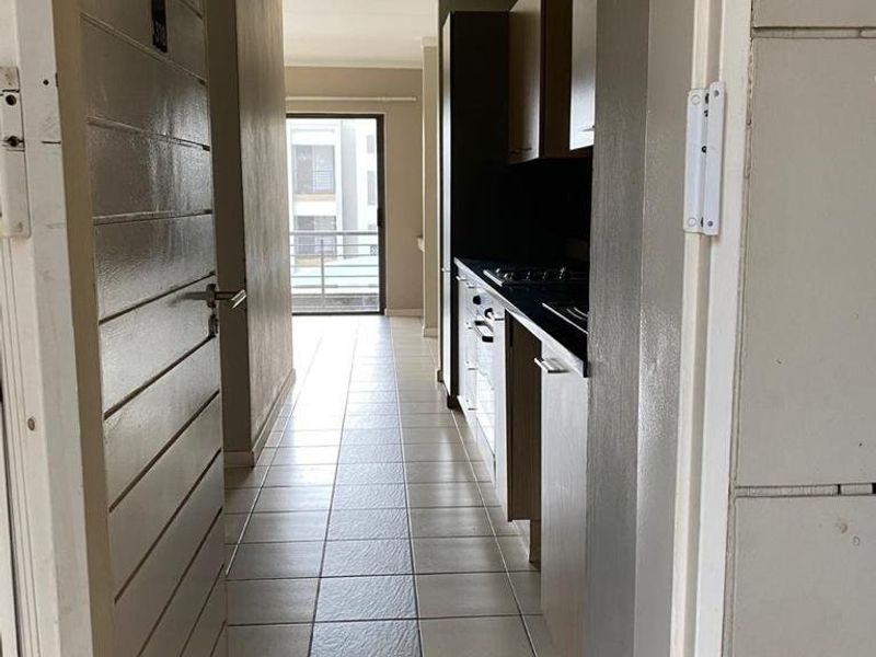 Bachelor Pad - Photo 4