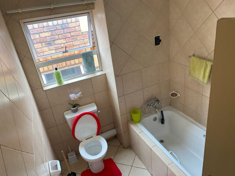 Stunning 2-Bedroom, 2-Bathroom Apartment in Halfway House, Midrand - Photo 7