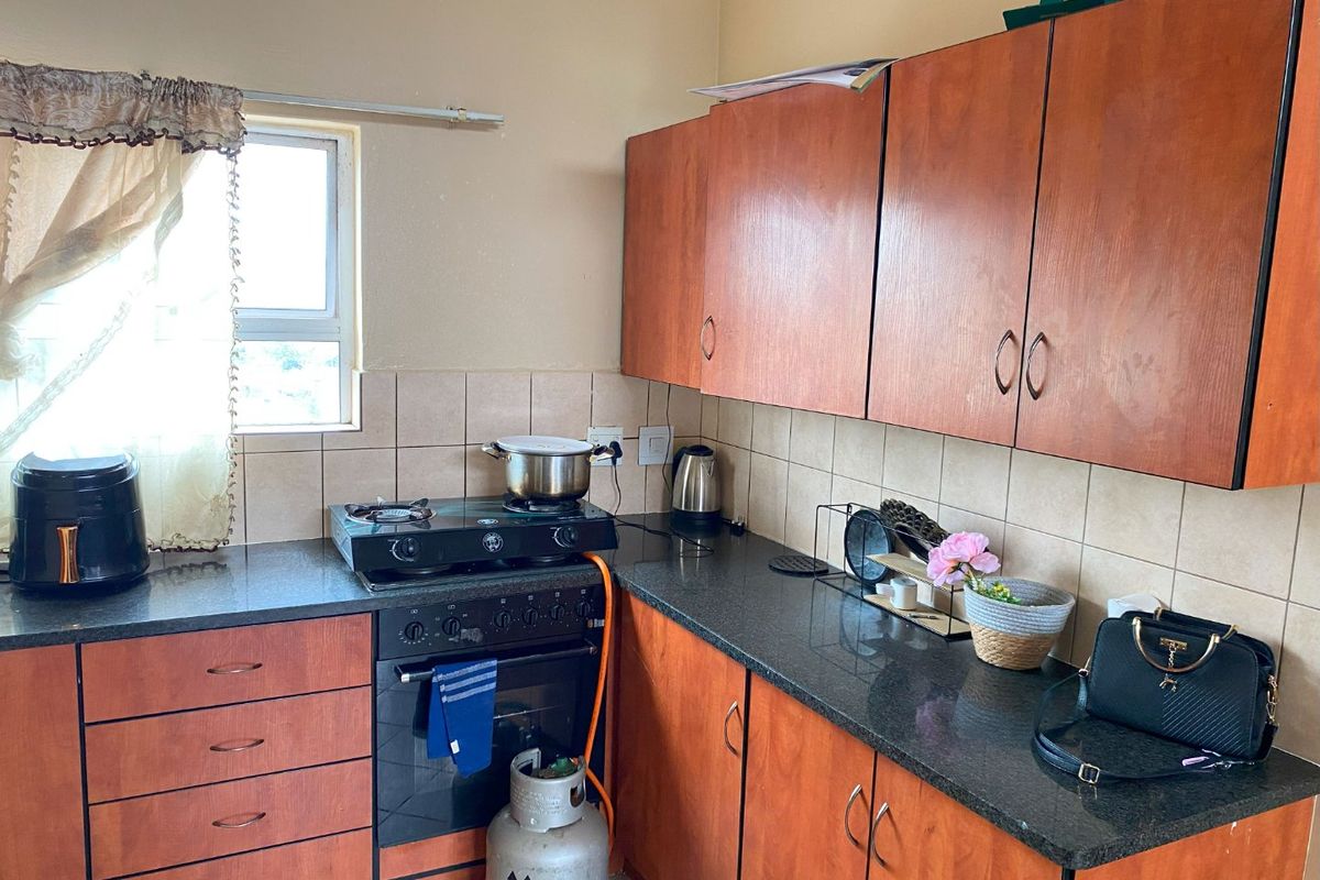 Stunning 2-Bedroom, 2-Bathroom Apartment in Halfway House, Midrand - Photo 3