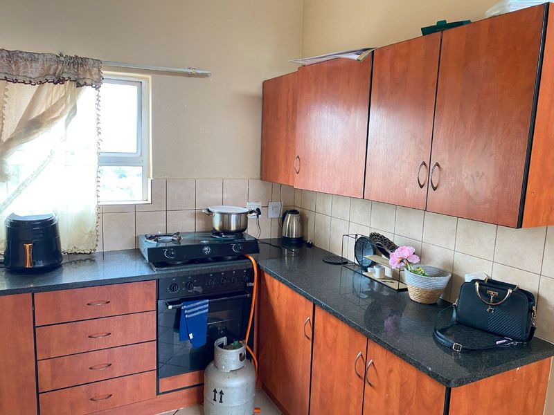 Stunning 2-Bedroom, 2-Bathroom Apartment in Halfway House, Midrand - Photo 3