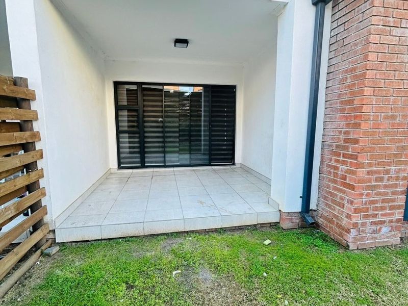 Lagoon Living Meets Everyday Luxury — Elegant 3-Bedroom Ground-Floor Gem at The Blyde Riverwalk Estate - Photo 6