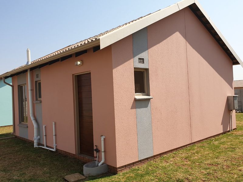 Specious 2-bedroom house for sale in Sky City - Photo 2