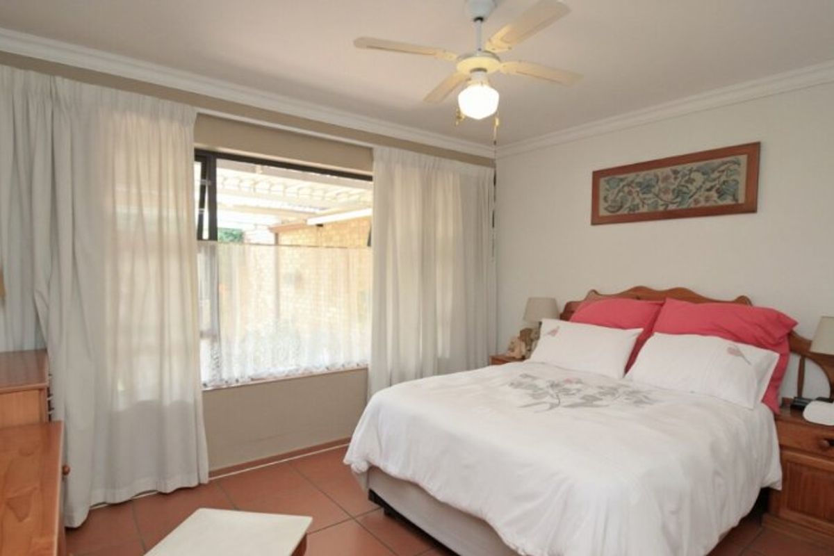 Charming 2-Bedroom Townhouse – Perfect for Comfortable Living! - Photo 4