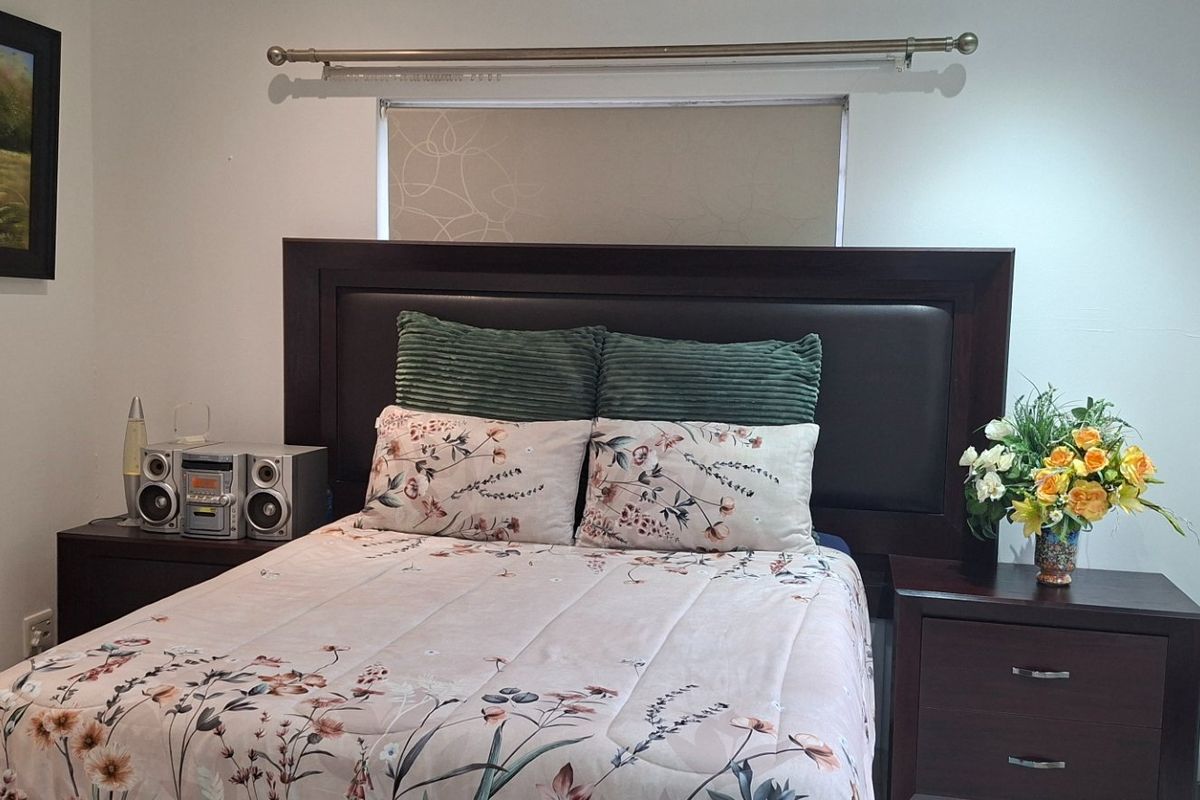 Cozy family townhouse in Abbotsford with security - Photo 5