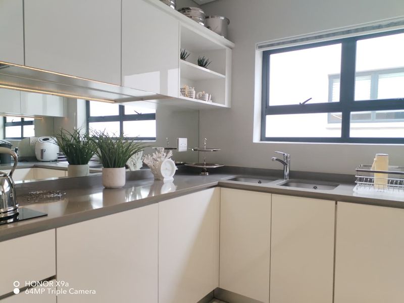 Elegant 3 Bedroom Apartment for Sale in Eye of Africa - Photo 2