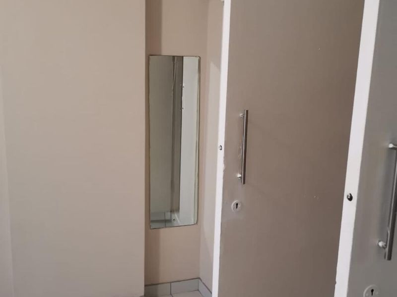 One Female Sharing Room To Let In Durban Central, Durban - Photo 5
