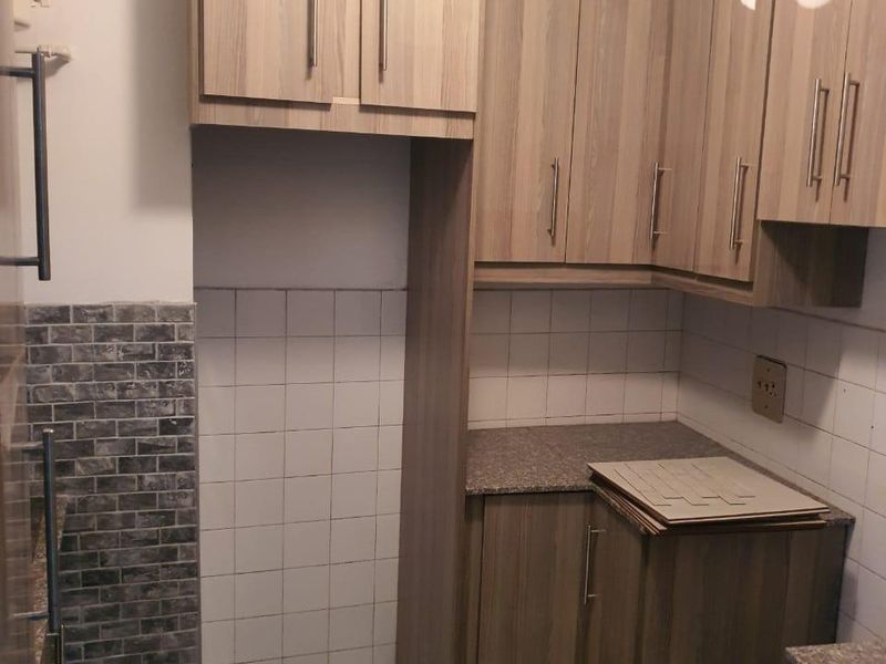 One Female Sharing Room To Let In Durban Central, Durban - Photo 2