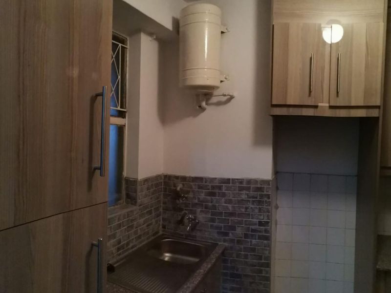 One Female Sharing Room To Let In Durban Central, Durban - Photo 3