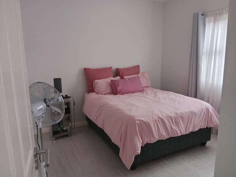 Spacious Ground Floor 2 Bedroom and 2 Bathroom Unit Available For Rental - Photo 7