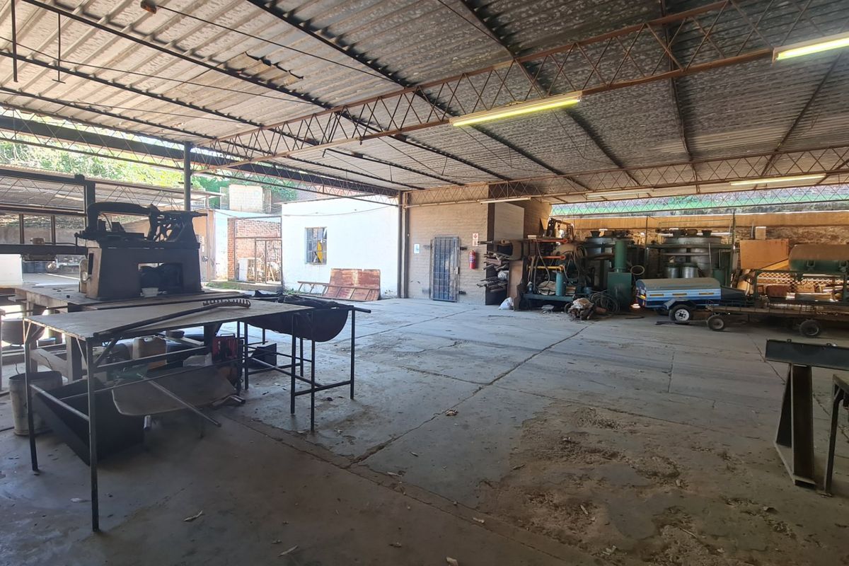 Warehouse, Offices, Factory  - Photo 2
