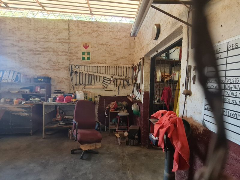 Warehouse, Offices, Factory  - Photo 7
