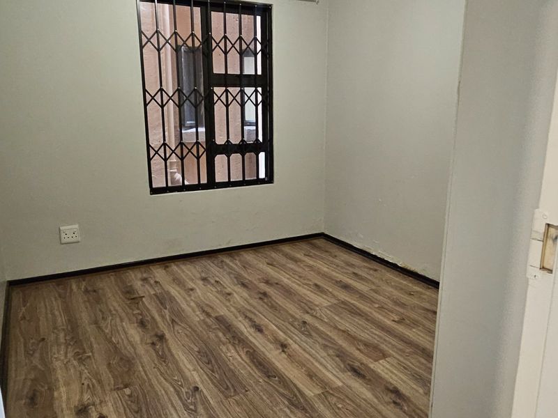 *BARGAIN* 3/4 BEDROOM TOWNHOUSE DEAL OF THE YEAR - Photo 5