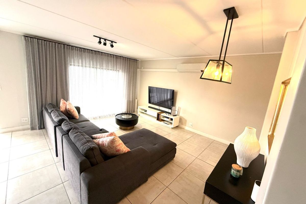 Stylish Polofields Apartment in a vibrant complex - Photo 2
