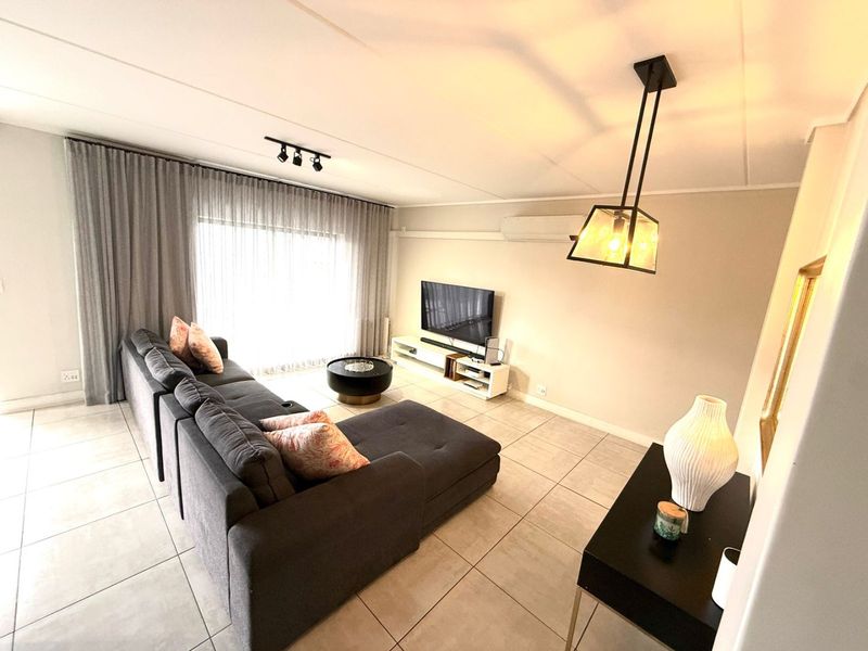 Stylish Polofields Apartment in a vibrant complex - Photo 2