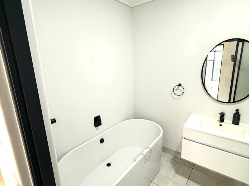 Stylish Polofields Apartment in a vibrant complex - Photo 8