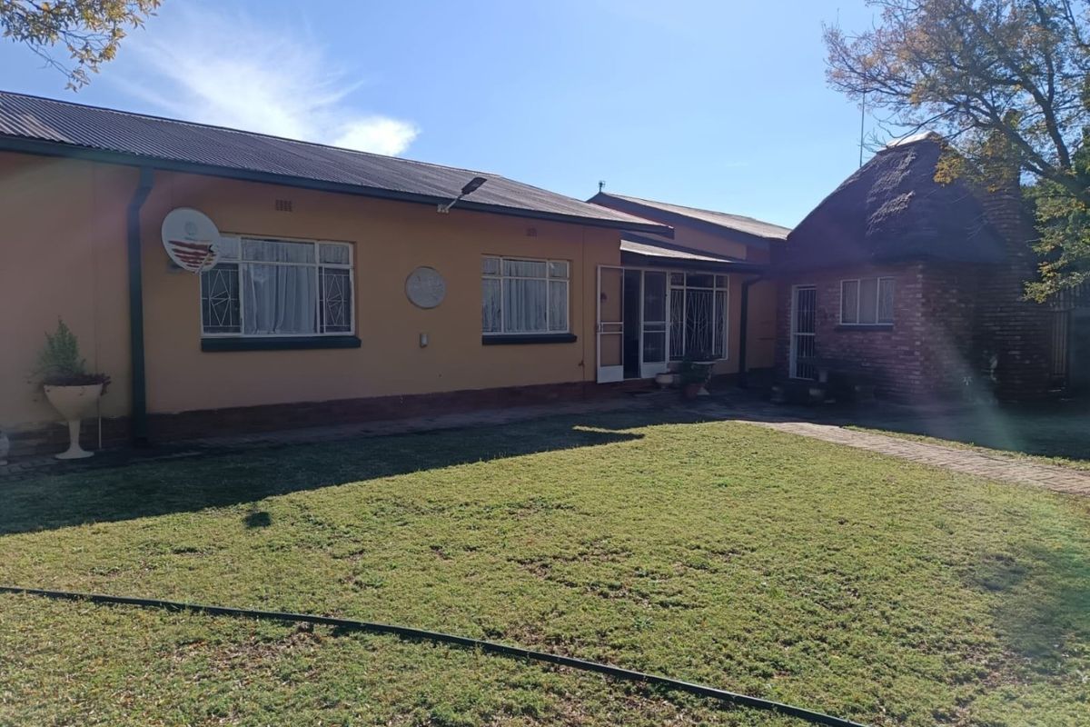 3 Bedroom house for sale in Roosheuwel - Photo 3