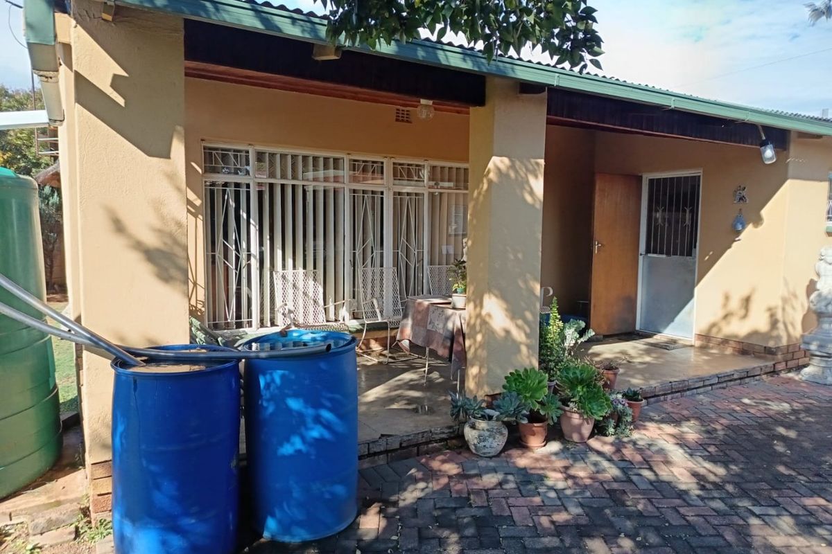 3 Bedroom house for sale in Roosheuwel - Photo 5