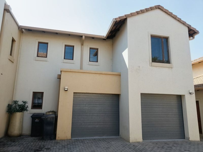 Elegant 5-Bedroom Home in Menlo Park - Photo 10