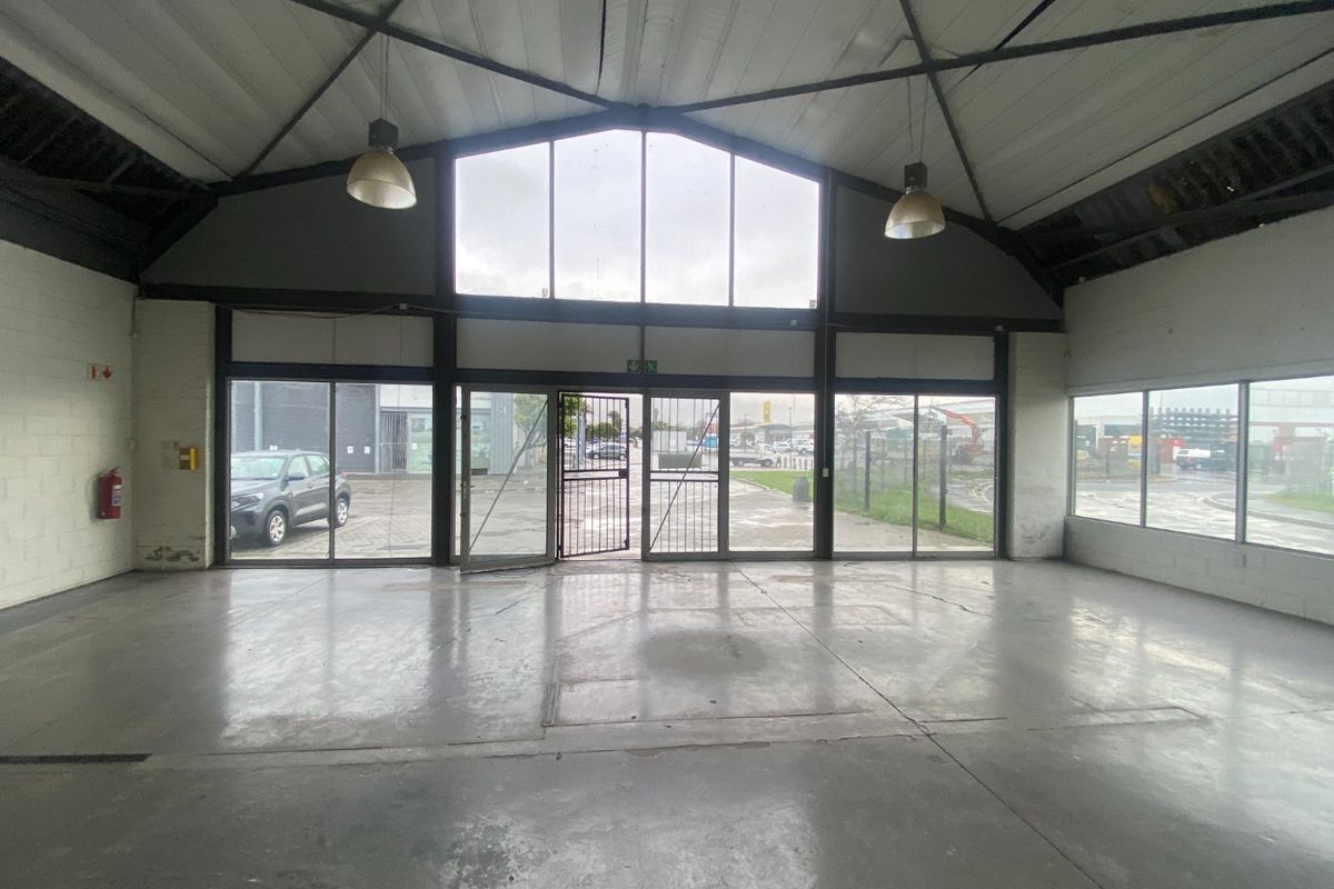289m2 Industrial Retail Premises to Let  - Photo 2