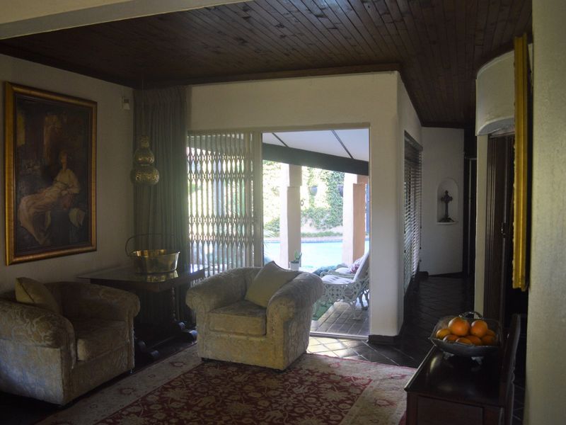 Majestic and alluring, this is a home built for royalty! - Photo 8