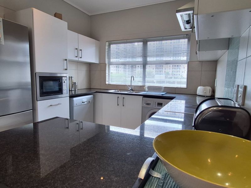2 bed 2 bath apartment for sale in Morningside, Sandton - Photo 6
