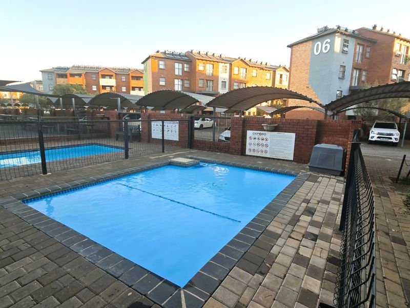 Modern 2 Bedroom Apartment for Sale in Secure Montana Tuine Lifestyle Complex with Pools & Entertainment Areas - Photo 2